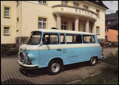 Verkehr KFZ Auto Barkas B 1000 KB vor dem Rathaus Großolbersdorf 2021