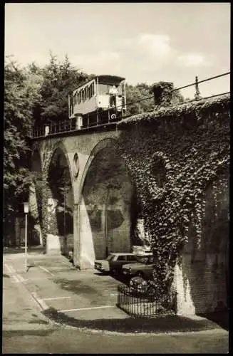 Ansichtskarte Wiesbaden Nerobergbahn 62 - Autos Viadukt 1963