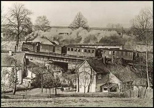 .Sachsen Schmalspurbahn Zittau-Oybin, Ortsüberfahrt Olbersdorf Oberdorf 1983