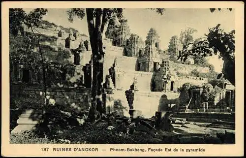 Siem Reap Angkor Wat អង្គរវត្ Phnom-Bakheng, Façade Est de la pyramide 1928