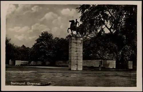 Ansichtskarte Dortmund Partie am Ehrenmal - Fotokarte 1938