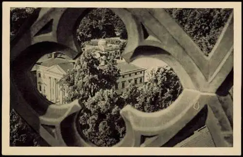 Wörlitz-Oranienbaum-Wörlitz Durchblick vom Kirchturm auf das Schloß 1952