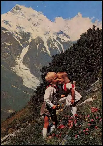 Menschen Soziales Leben: Kinder (Mädchen & Junge) vor Alpen Kulisse 1976