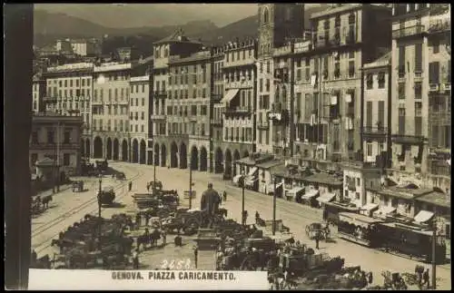 Cartoline Genua Genova (Zena) belebte Straße, PIAZZA CARICAMENTO 1925