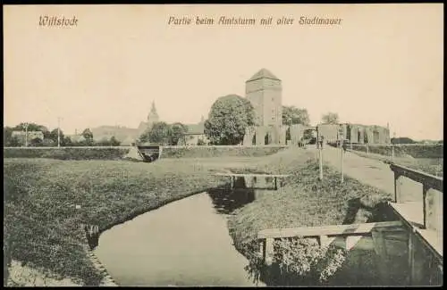 Ansichtskarte Wittstock/Dosse Partie beim Amtsturm mit alter Stadtmauer 1944