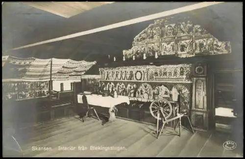 Postcard Stockholm Skansen. Interiör från Blekingsstugan. 1928