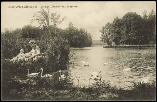 Ansichtskarte Schwetzingen Gruppe Rhein mit Seepartie. Statue 1914