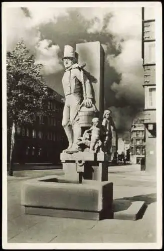 Ansichtskarte Hamburg Hummel-Hummel-Denkmal, Straße - Fotokarte 1952