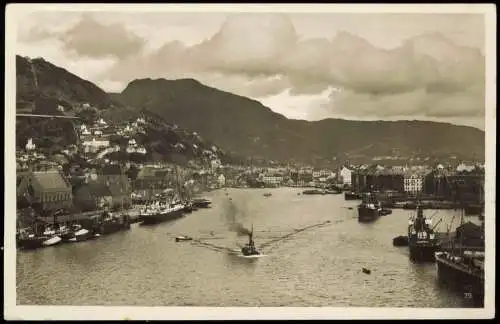 Postcard Bergen Bergen Parti fra havnen 1930  Norge