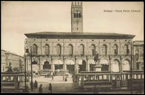 Cartolina Bologna Piazza Vittorio Emanuele 1913