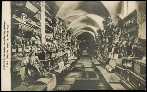 Palermo Palermo (Palermu) Convento dei Cappuccini. Interno delle Catacombe. 1920