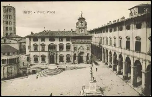 Cartolina Arezzo (Toskana Toscana) Piazza Vasari 1922