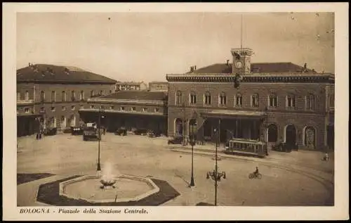 Cartolina Bologna Piazzale della Stazione Centrale. Bahnhof 1934