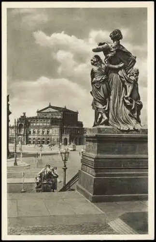 Ansichtskarte Innere Altstadt-Dresden Statue Frau und Kinder Semperoper 1934