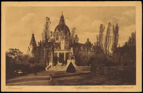 Ansichtskarte Hannover Rathaus und vorn Beningsen Denkmal. 1922  Marke Berufe