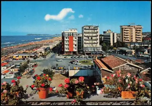 Cartolina Riccione Piazzale Alba e spiaggia 1984