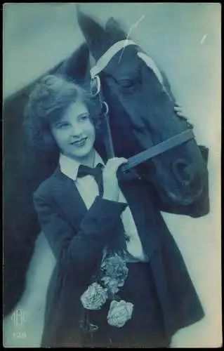 Ansichtskarte  Tiere - Pferde schöne Frau mit Pferd Fotokunst 1916