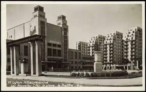 CPA Lille Les Nouvelles Cites, la place, le Theatre 1930