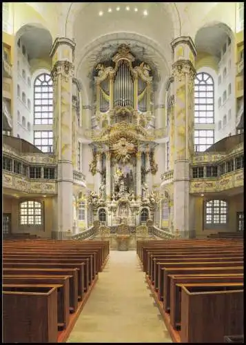 Innere Altstadt-Dresden Frauenkirche Zentralansicht zum Altar 2010