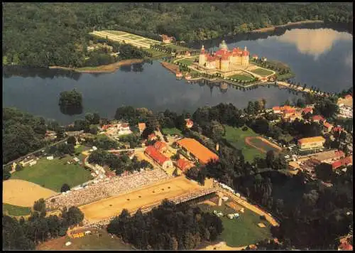 Moritzburg Kgl. Jagdschloss vom Flugzeug aus, Luftaufnahme   Hengstparade 2000