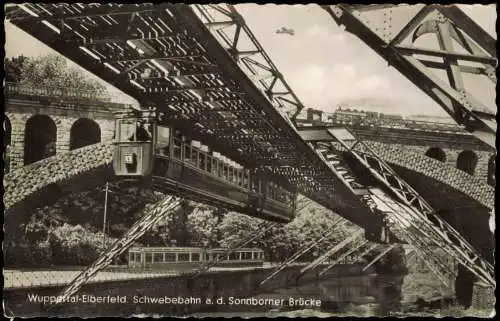 Wuppertal Schwebebahn mit Tram und Dampflok-Eisenbahn Brücke 1956