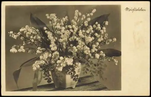 Lot 8   Grußkarten Kitschkarten Blumen Menschen Charlottenburg 1930