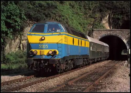 SNCB diesel-elektrische Lokomotive 5505 beim Bhf. Michelau Luxembourg 1983