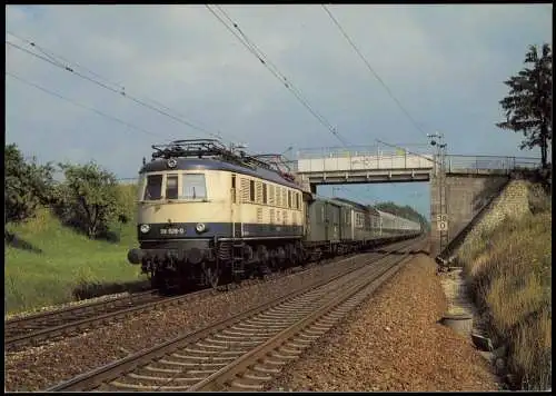 DB elektrische Schnellzug-Lokomotive 118 028-0 bei Haspelmoor 1982