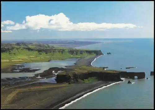 Island Iceland Dyrhólaey, fjær Reynisdrangar og fjærst Kötlutangi 1980