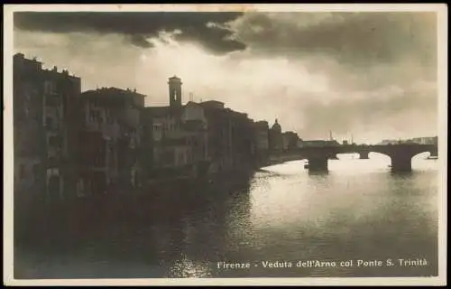 Cartolina Florenz Firenze Veduta dell'Arno col Ponte S. Trinità 1925