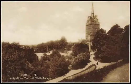 Ansichtskarte Rostock Kröpeliner Tor mit Wall-Anlagen - Fotokarte 1926