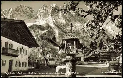 Grainau Zugspitzdorf Dorfplatz gegen Waxenstein u. Zugspitze 1960