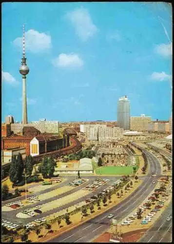 Lot 10 Ansichtskarten Berlin MB, Brandenburger Tor Fernsehturm Müggelturm 1970