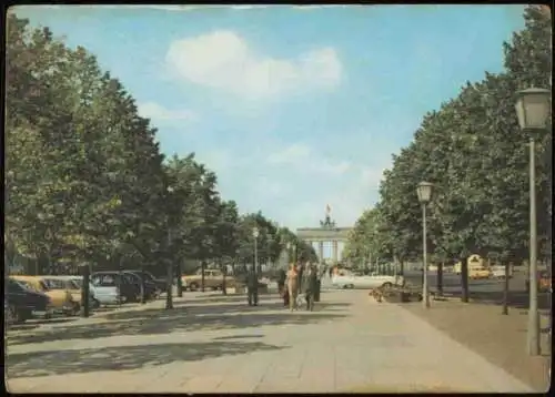 Lot 10 Ansichtskarten Berlin MB, Brandenburger Tor Fernsehturm Müggelturm 1970