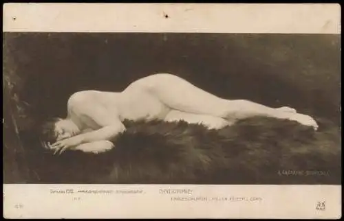 Ansichtskarte  Erotik Nackt - Nude schöne Frau auf Fell Fotokunst 1912