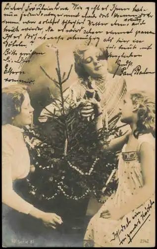 Weihnachten Christmas Fotokunst Mutter mit Töchtern am Baum 1905