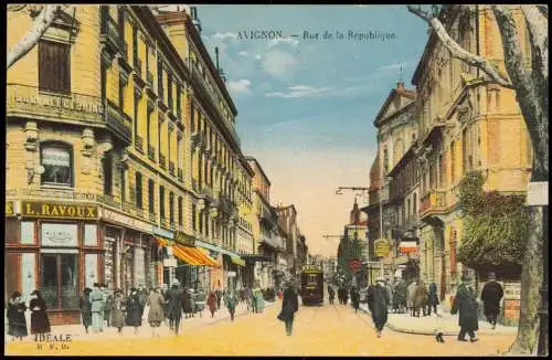 CPA Avignon Rue de la République 1913