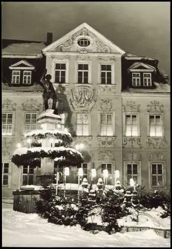 Ansichtskarte Schneeberg (Erzgebirge) Bergmannsbrunnen zur Weihnachtszeit 1983