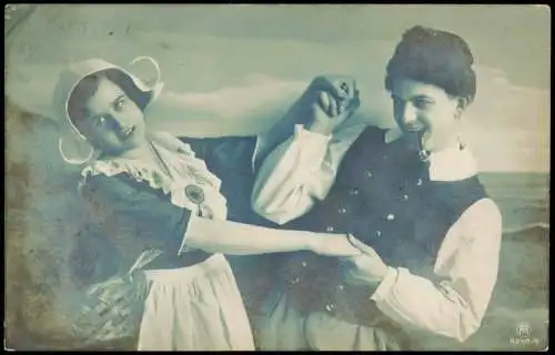 Ansichtskarte  Liebe Liebespaare - Love tanzen Fotokunst 1917