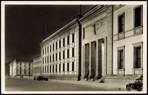 Berlin Reichskanzlei in der Voßstraße im Scheinwerferlicht Propaganda 1940