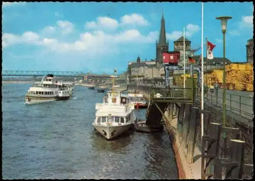 Ansichtskarte Düsseldorf Stadtteilansicht Rheinpartie Rhein Schiffe 1970