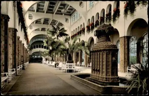 Ansichtskarte Bad Kissingen Innenansicht Wandelhalle 1958