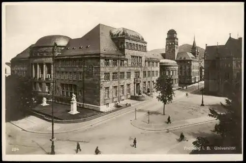 Ansichtskarte Freiburg im Breisgau Straßenpartie an der Universität 1932