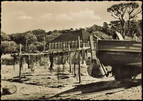 Ansichtskarte Graal-Müritz Boot und Netze am Strand 1955