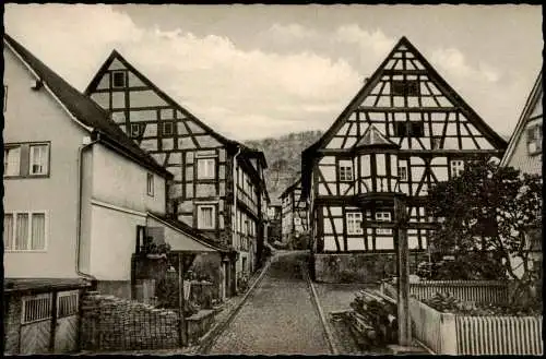 Neustadt (Odenwald/Hessen)-Breuberg Ortsansicht, Gasse mit Fachwerkhäuser 1950