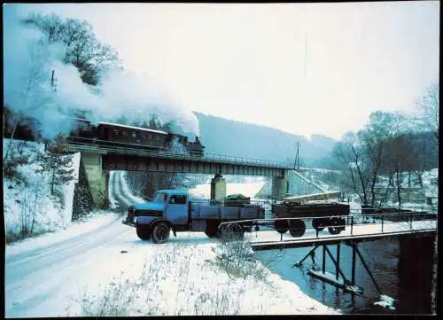 Zug der Schmalspurbahn Wolkenstein-Jöhstadt auf einer Zschopaubrücke 1984