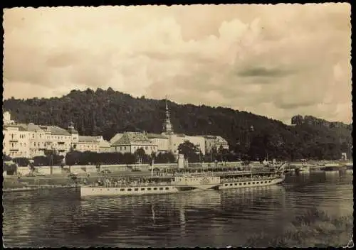 Bad Schandau Fahrgastschiff Elbe Schiff LEIPZIG passiert den Ort 1970