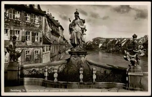 Ansichtskarte Bamberg Skulptur St. Kunigunda auf der unteren Brücke 1950