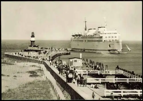 Ansichtskarte Warnemünde-Rostock Mole Schwedenfähre 1968