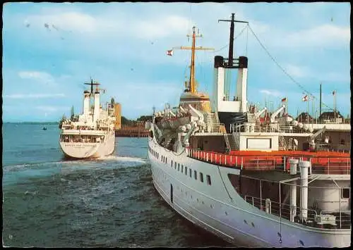 Helgoland-Schiffe Wappen von Hamburg und Alte Liebe an der Seebäderbrücke Cuxhaven 1989